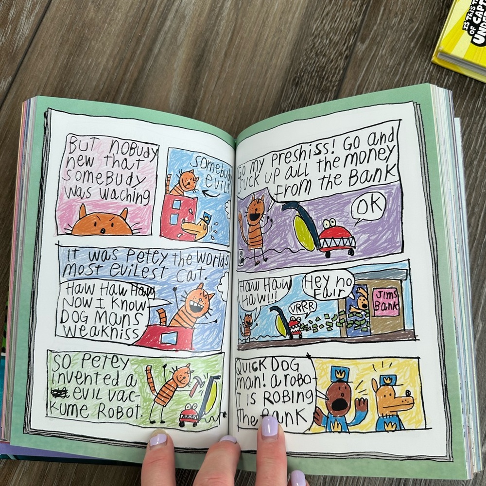 CAPTAIN UNDERPANTS 4 Books - Picture 4 of 10
